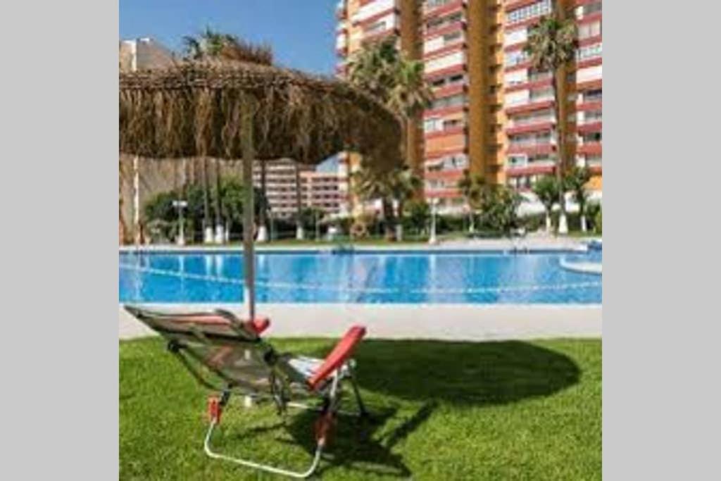 Coqueto apartamento en Puerto Marina con piscina Benalmádena Exterior foto