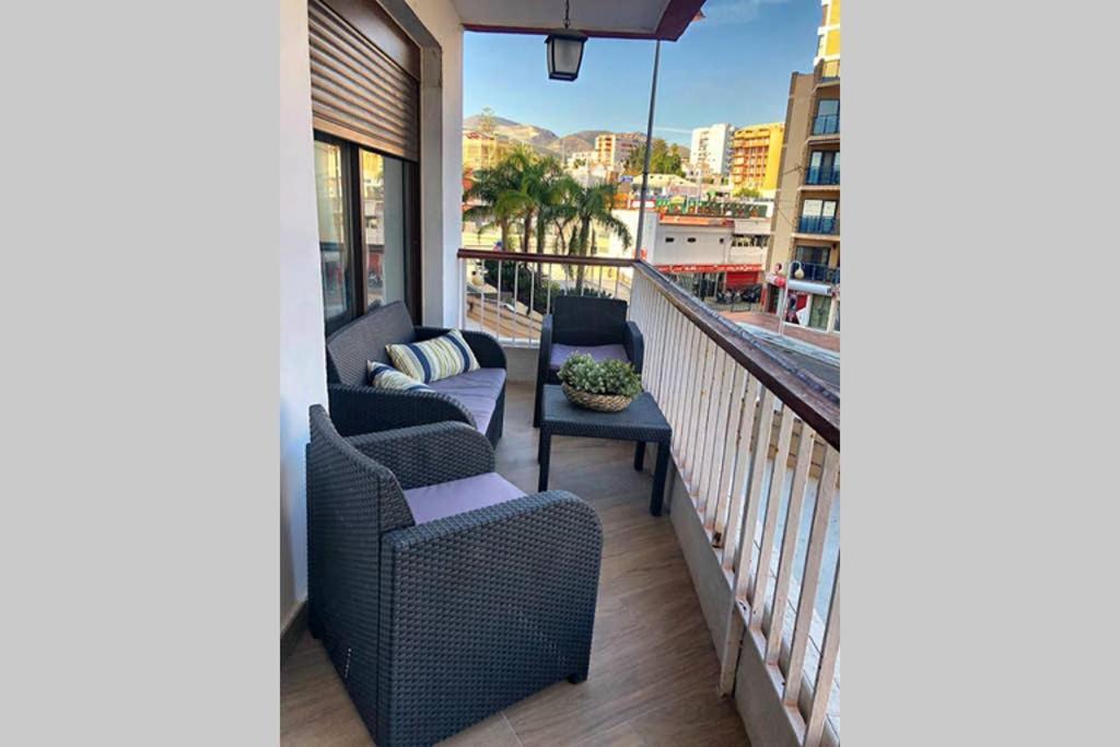 Coqueto apartamento en Puerto Marina con piscina Benalmádena Exterior foto