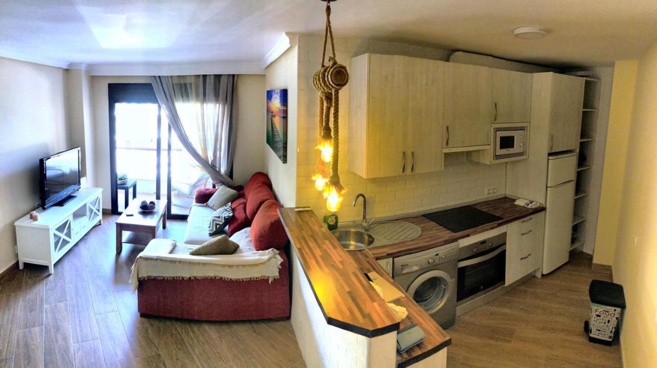 Coqueto apartamento en Puerto Marina con piscina Benalmádena Exterior foto