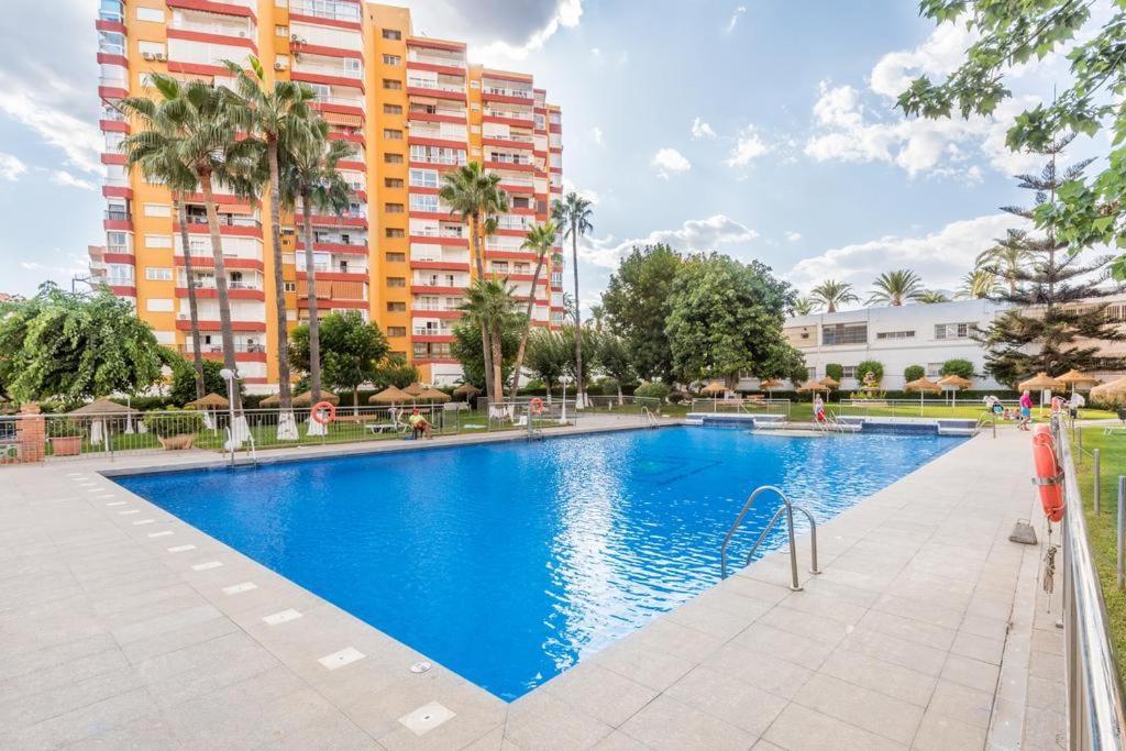 Coqueto apartamento en Puerto Marina con piscina Benalmádena Exterior foto