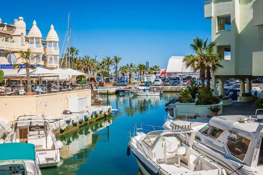 Coqueto apartamento en Puerto Marina con piscina Benalmádena Exterior foto