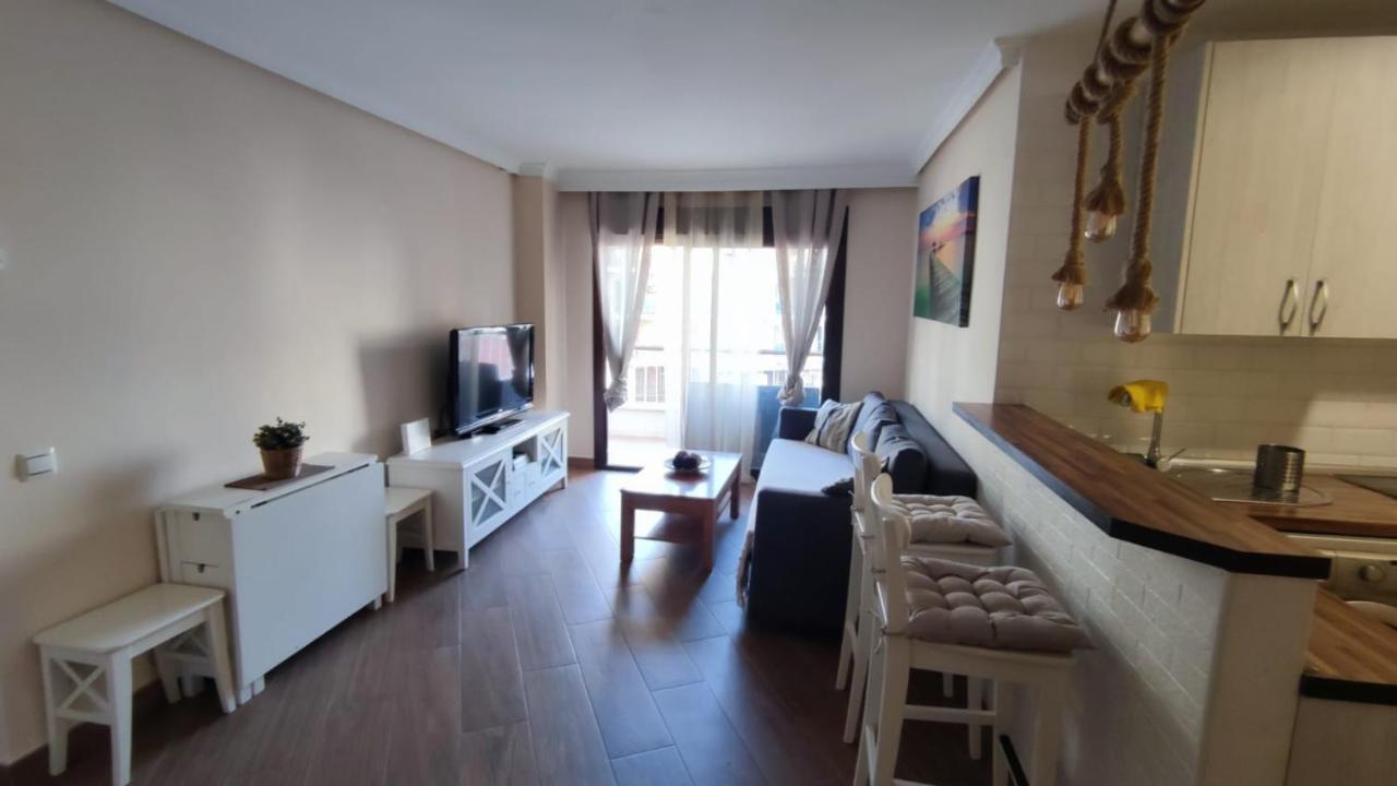 Coqueto apartamento en Puerto Marina con piscina Benalmádena Exterior foto